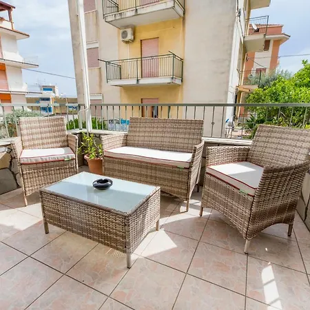 Rosa Apartment
